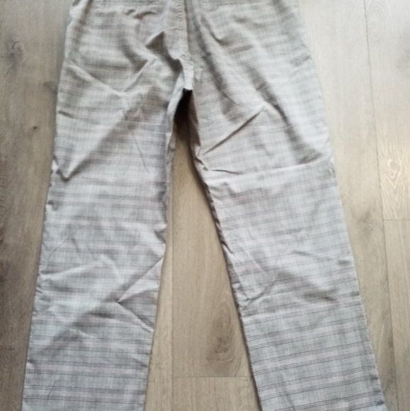 Gloria Vanderbilt gray plaid dress slacks size 18 - Picture 12 of 15